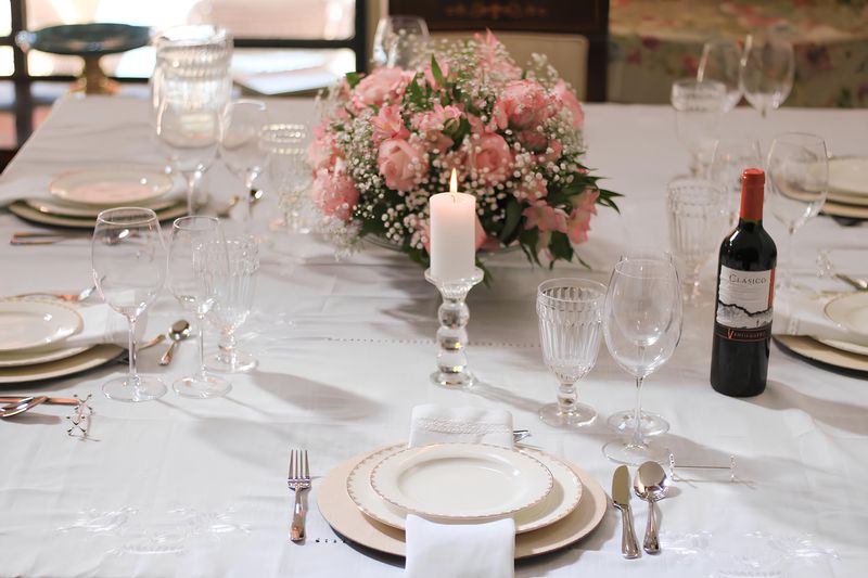 Formal dinner catering arrangement